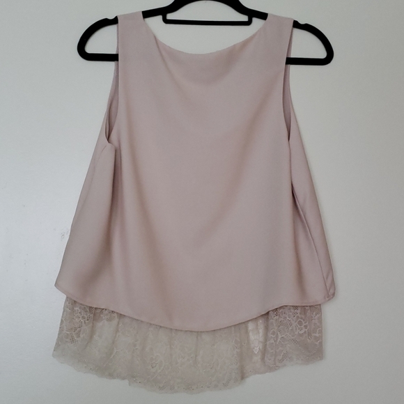 Zara - Sleeveless blouse, lacey bottom peekout hem - Picture 2 of 3